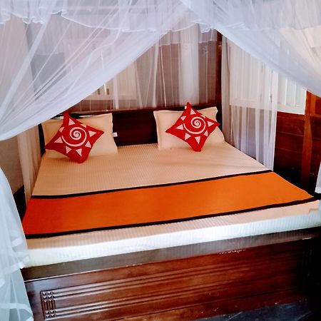 Area 51 Hotel Мірісса Екстер'єр фото