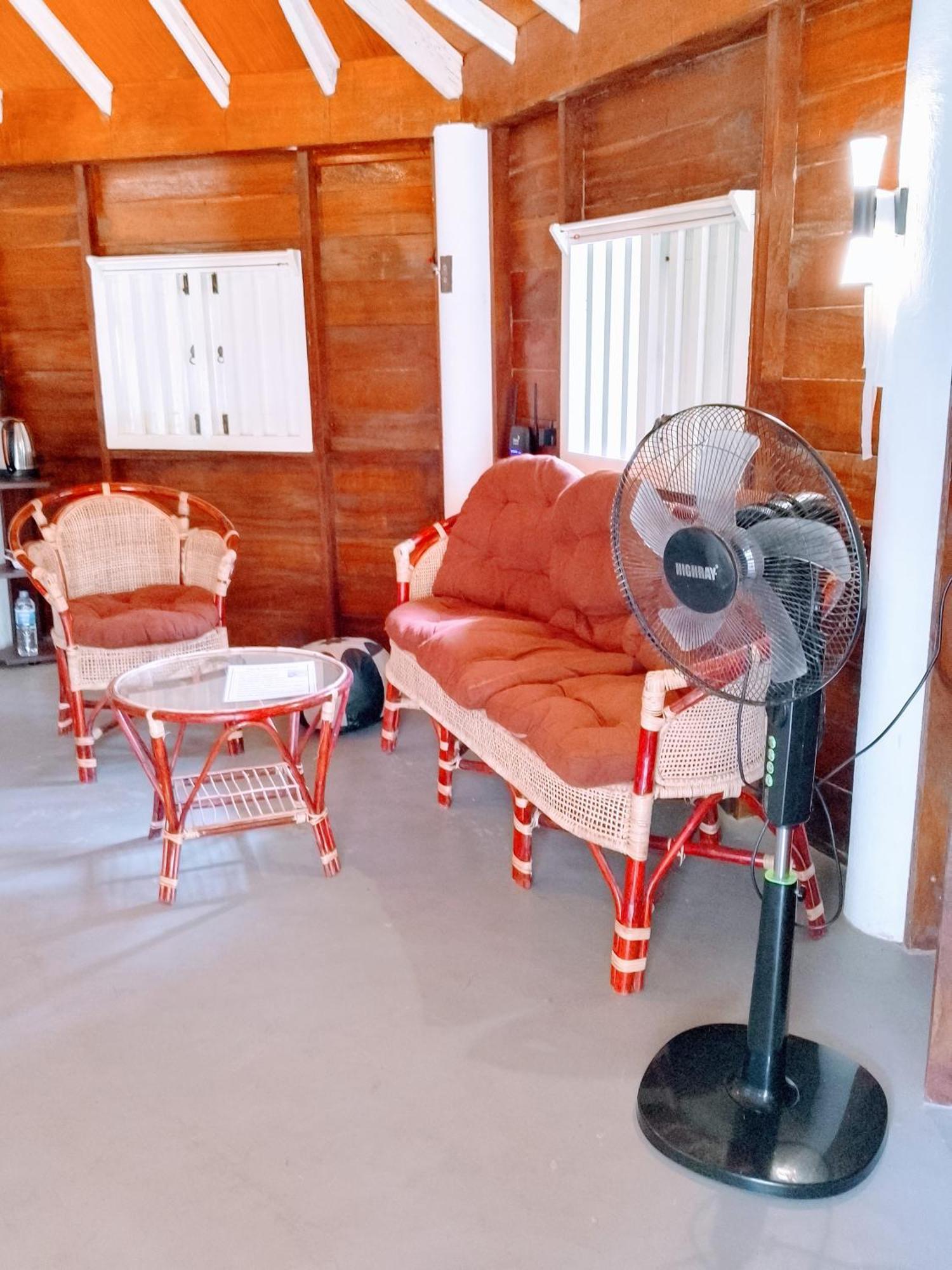Area 51 Hotel Мірісса Екстер'єр фото