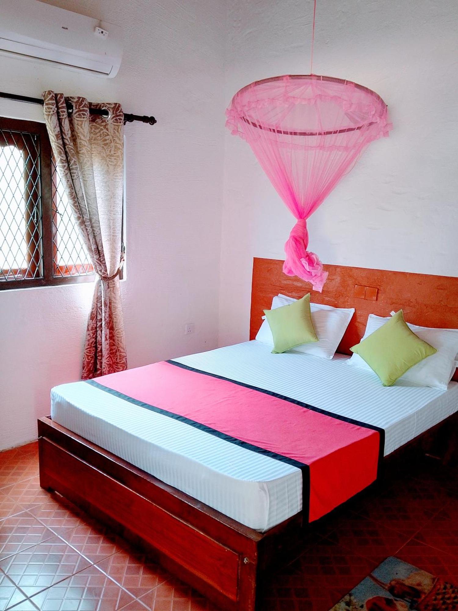 Area 51 Hotel Мірісса Екстер'єр фото